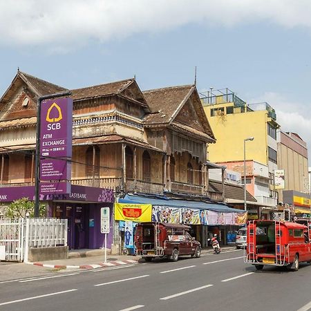 Hostel Yha Thapae Station Chiang Mai Zewnętrze zdjęcie