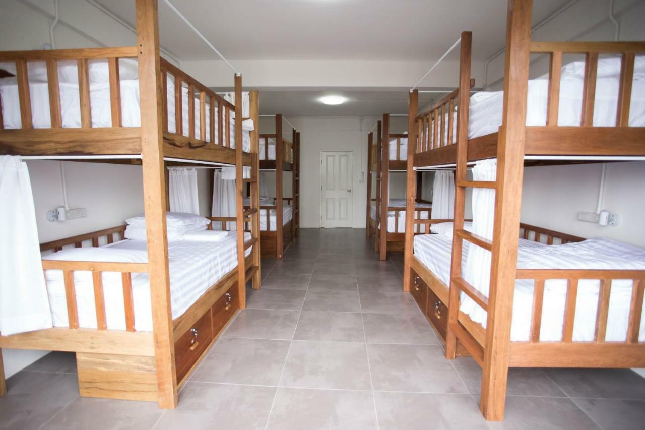 Hostel Yha Thapae Station Chiang Mai Zewnętrze zdjęcie